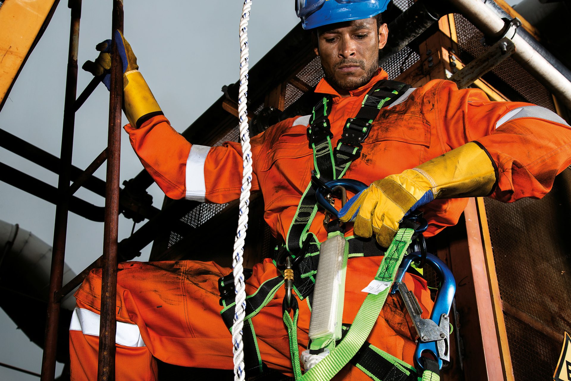 Casque alpiniste pour le travail en hauteur